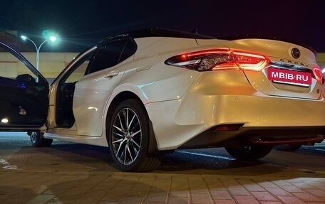 Toyota Camry, 2021 год, 3 850 000 рублей, 16 фотография