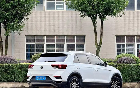 Volkswagen T-Roc I, 2021 год, 1 475 800 рублей, 6 фотография