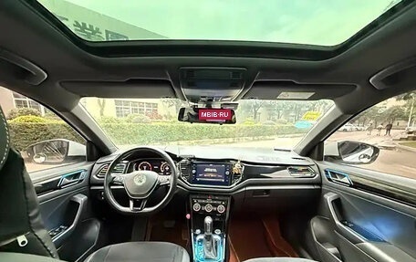 Volkswagen T-Roc I, 2021 год, 1 475 800 рублей, 7 фотография