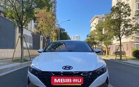 Hyundai Elantra, 2022 год, 1 200 000 рублей, 2 фотография