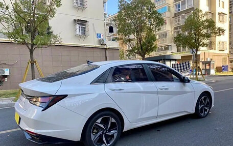 Hyundai Elantra, 2022 год, 1 200 000 рублей, 6 фотография
