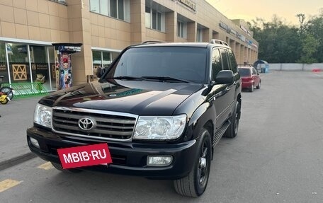 Toyota Land Cruiser 100 рестайлинг 2, 2003 год, 1 700 000 рублей, 2 фотография