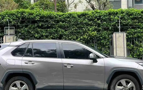 Toyota RAV4, 2020 год, 1 900 000 рублей, 4 фотография