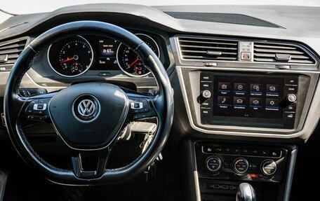 Volkswagen Tiguan II, 2020 год, 2 700 000 рублей, 20 фотография