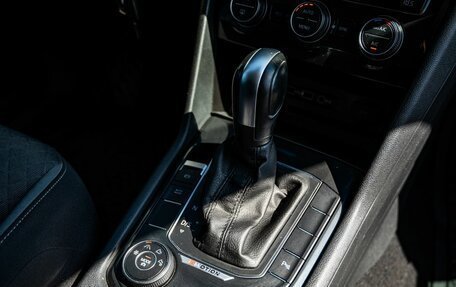 Volkswagen Tiguan II, 2020 год, 2 700 000 рублей, 23 фотография