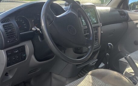 Toyota Land Cruiser 100 рестайлинг 2, 2004 год, 3 499 000 рублей, 7 фотография