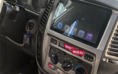 Toyota Land Cruiser 100 рестайлинг 2, 2004 год, 3 499 000 рублей, 9 фотография
