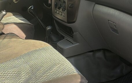 Toyota Land Cruiser 100 рестайлинг 2, 2004 год, 3 499 000 рублей, 10 фотография