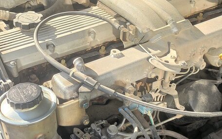 Toyota Land Cruiser 100 рестайлинг 2, 2004 год, 3 499 000 рублей, 24 фотография