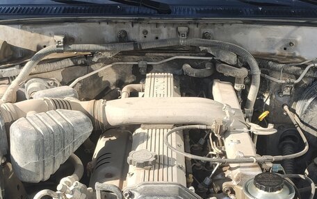 Toyota Land Cruiser 100 рестайлинг 2, 2004 год, 3 499 000 рублей, 25 фотография