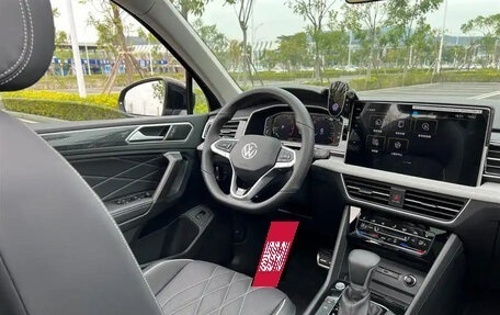 Volkswagen Tiguan II, 2024 год, 3 450 000 рублей, 7 фотография