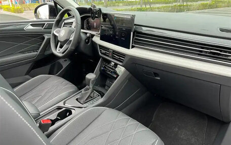 Volkswagen Tiguan II, 2024 год, 3 450 000 рублей, 12 фотография