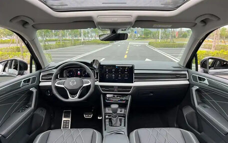 Volkswagen Tiguan II, 2024 год, 3 450 000 рублей, 15 фотография