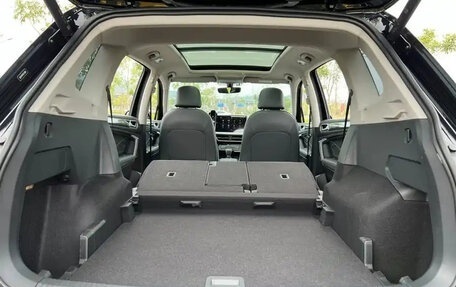 Volkswagen Tiguan II, 2024 год, 3 450 000 рублей, 25 фотография