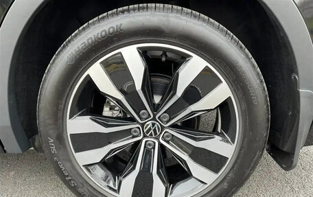 Volkswagen Tiguan II, 2024 год, 3 450 000 рублей, 28 фотография