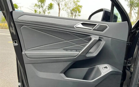 Volkswagen Tiguan II, 2024 год, 3 450 000 рублей, 30 фотография