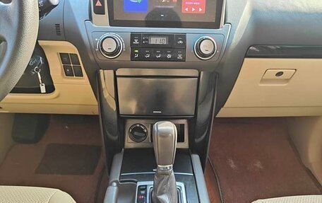 Toyota Land Cruiser Prado 150 рестайлинг 2, 2018 год, 4 410 000 рублей, 12 фотография