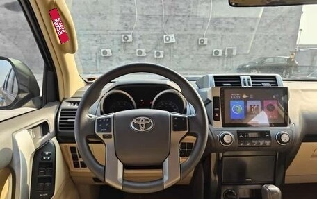 Toyota Land Cruiser Prado 150 рестайлинг 2, 2018 год, 4 410 000 рублей, 10 фотография