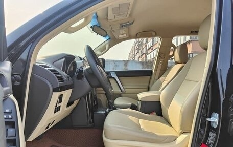 Toyota Land Cruiser Prado 150 рестайлинг 2, 2018 год, 4 410 000 рублей, 8 фотография