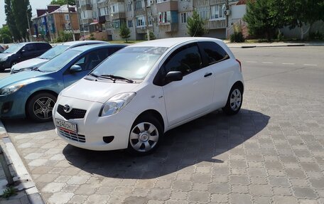 Toyota Yaris III рестайлинг, 2008 год, 666 000 рублей, 8 фотография