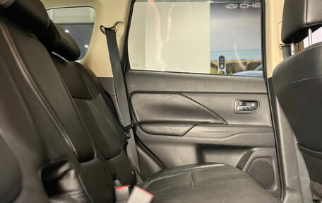 Mitsubishi Outlander III рестайлинг 3, 2013 год, 1 675 000 рублей, 22 фотография
