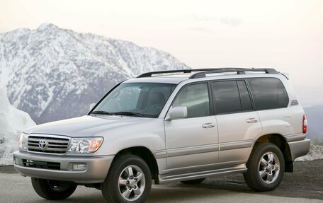 Toyota Land Cruiser 100 рестайлинг 2, 2005 год, 2 600 000 рублей, 1 фотография