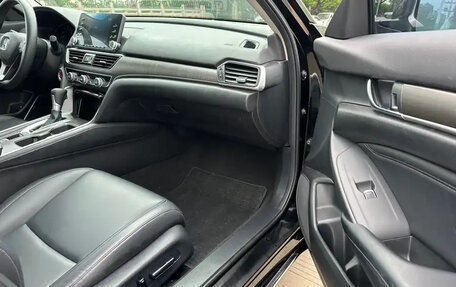 Honda Accord IX рестайлинг, 2020 год, 1 700 000 рублей, 16 фотография