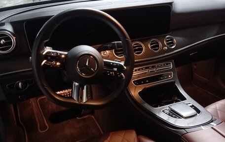 Mercedes-Benz E-Класс, 2022 год, 6 500 000 рублей, 3 фотография