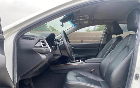 Toyota Camry, 2020 год, 2 100 000 рублей, 9 фотография