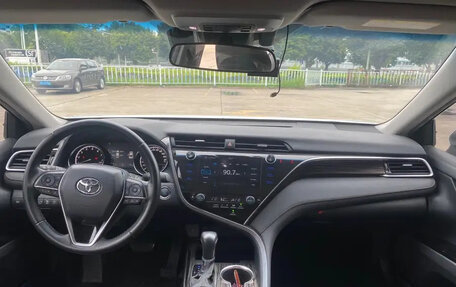 Toyota Camry, 2020 год, 2 100 000 рублей, 12 фотография