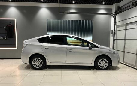 Toyota Prius, 2010 год, 1 050 000 рублей, 4 фотография