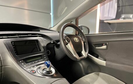 Toyota Prius, 2010 год, 1 050 000 рублей, 16 фотография