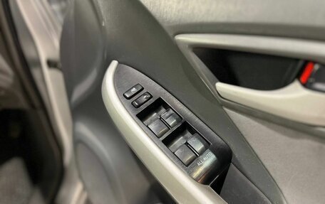 Toyota Prius, 2010 год, 1 050 000 рублей, 19 фотография