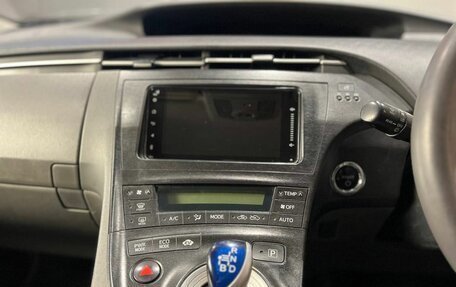 Toyota Prius, 2010 год, 1 050 000 рублей, 17 фотография