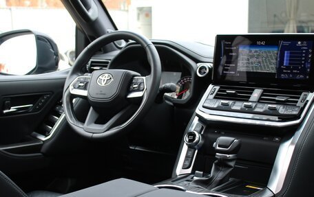 Toyota Land Cruiser, 2024 год, 13 500 000 рублей, 8 фотография