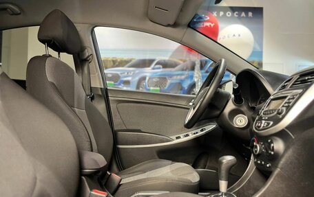 Hyundai Solaris II рестайлинг, 2013 год, 1 000 000 рублей, 13 фотография