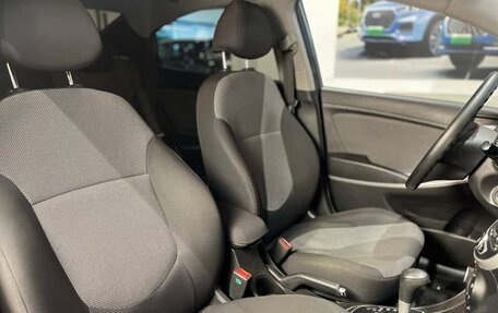 Hyundai Solaris II рестайлинг, 2013 год, 1 000 000 рублей, 14 фотография