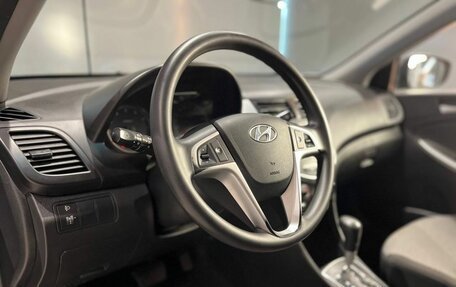 Hyundai Solaris II рестайлинг, 2013 год, 1 000 000 рублей, 20 фотография