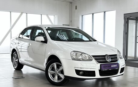 Volkswagen Jetta VI, 2010 год, 849 000 рублей, 3 фотография
