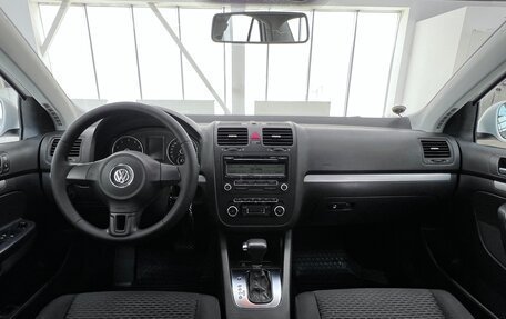 Volkswagen Jetta VI, 2010 год, 849 000 рублей, 11 фотография