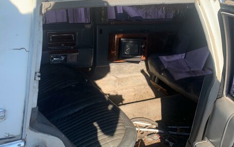 Cadillac Brougham, 1990 год, 3 000 000 рублей, 13 фотография