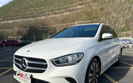 Mercedes-Benz A-Класс, 2021 год, 1 700 000 рублей, 1 фотография