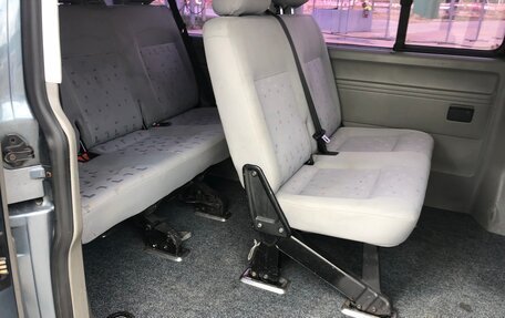 Volkswagen Caravelle T5, 2004 год, 1 650 000 рублей, 1 фотография