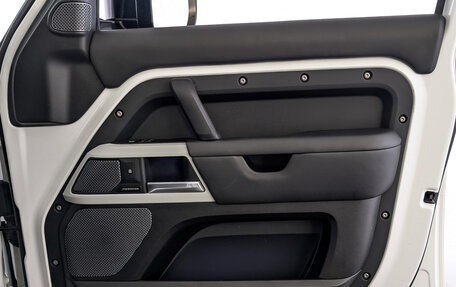 Land Rover Defender II, 2022 год, 6 150 000 рублей, 25 фотография