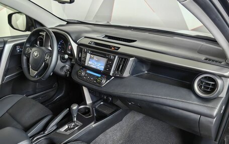 Toyota RAV4, 2016 год, 1 855 000 рублей, 9 фотография