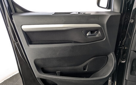 Peugeot Traveller I, 2021 год, 2 695 000 рублей, 19 фотография