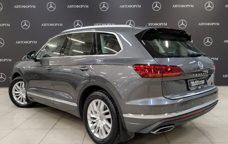 Volkswagen Touareg III, 2018 год, 4 850 000 рублей, 7 фотография