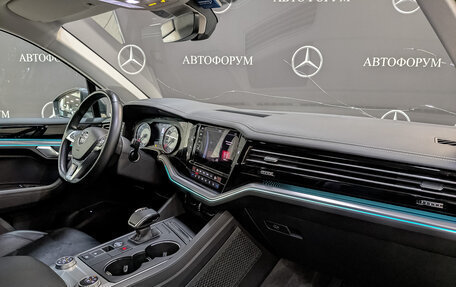 Volkswagen Touareg III, 2018 год, 4 850 000 рублей, 13 фотография
