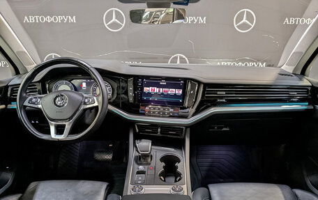 Volkswagen Touareg III, 2018 год, 4 850 000 рублей, 14 фотография