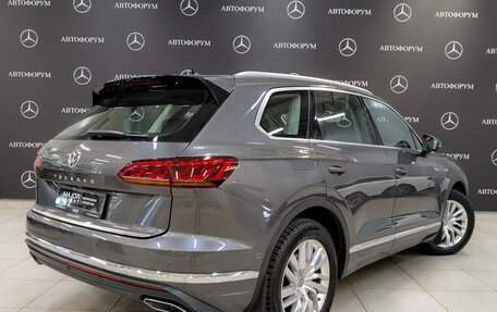 Volkswagen Touareg III, 2018 год, 4 850 000 рублей, 5 фотография